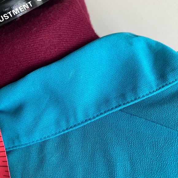 Capri Hi-Low Blouse - Picture 4 of 11